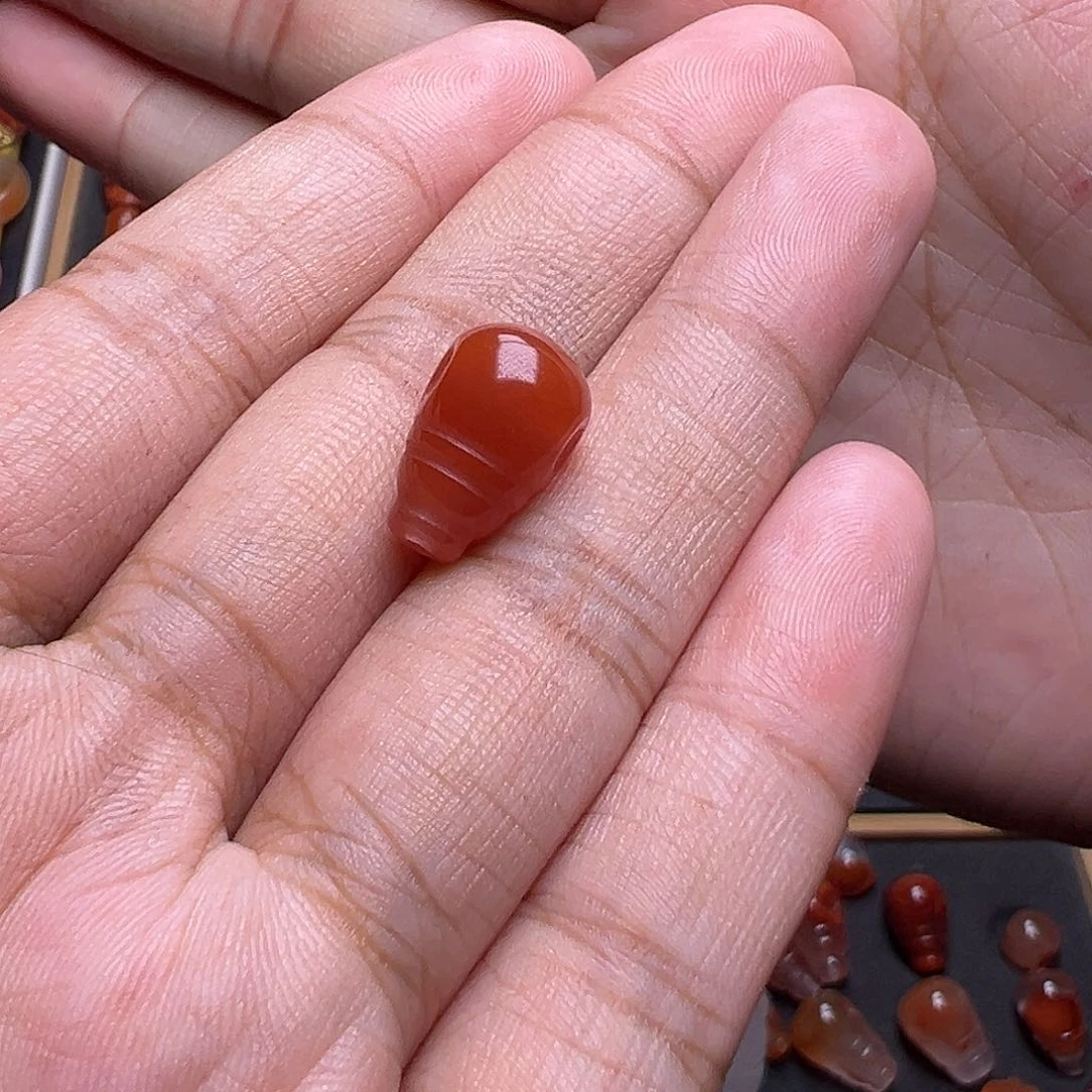 ****蒙南红玛瑙未镶嵌珠宝奇石