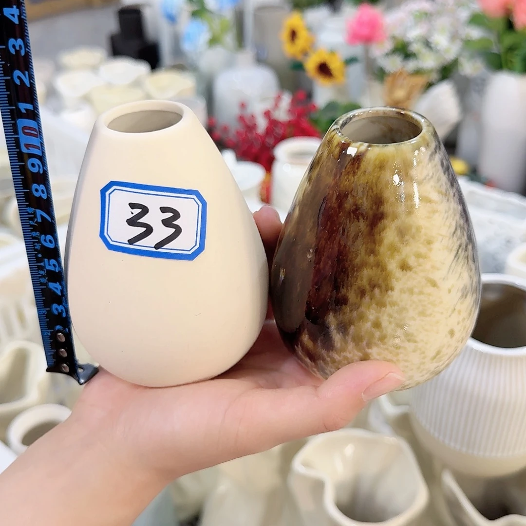 33号一对小花瓶微瑕