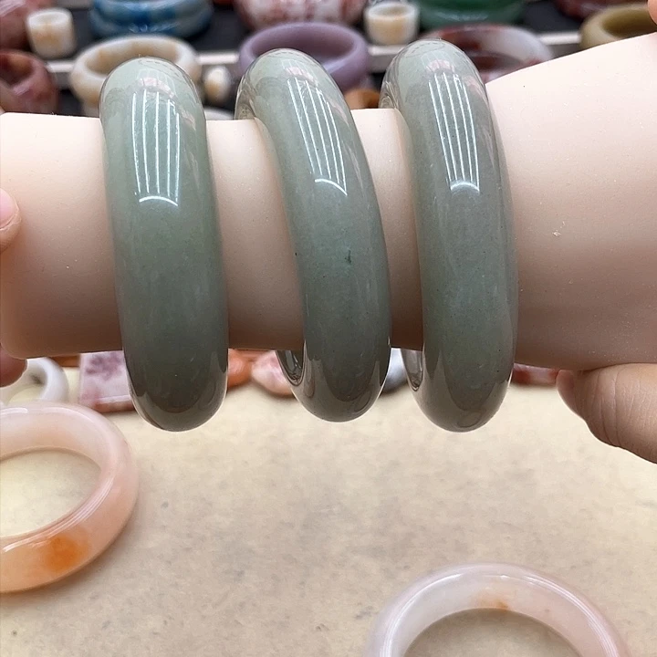 石英质玉圈口齐全未镶嵌