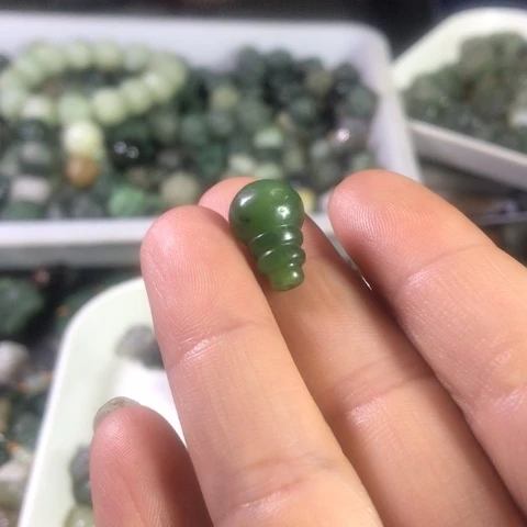 手链未镶嵌和田玉（糖玉）下***见