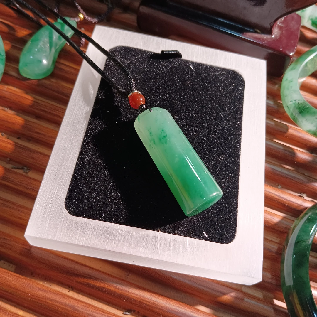 云南非洲翠吊坠天柱秤砣