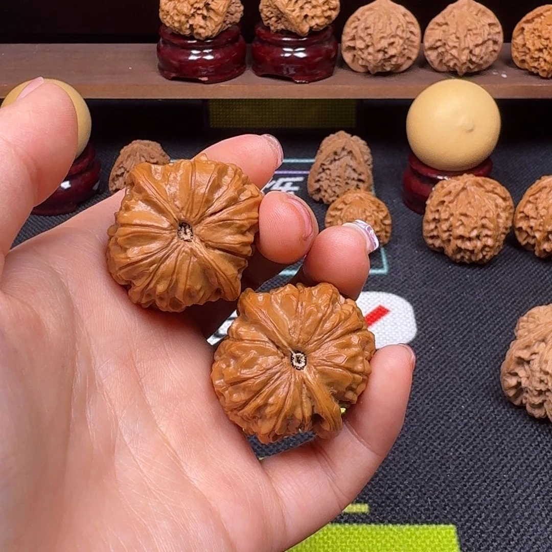 文玩核桃吊坠35石门元宝