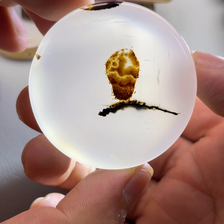 玛瑙/玉髓颈饰未镶嵌晴*。
