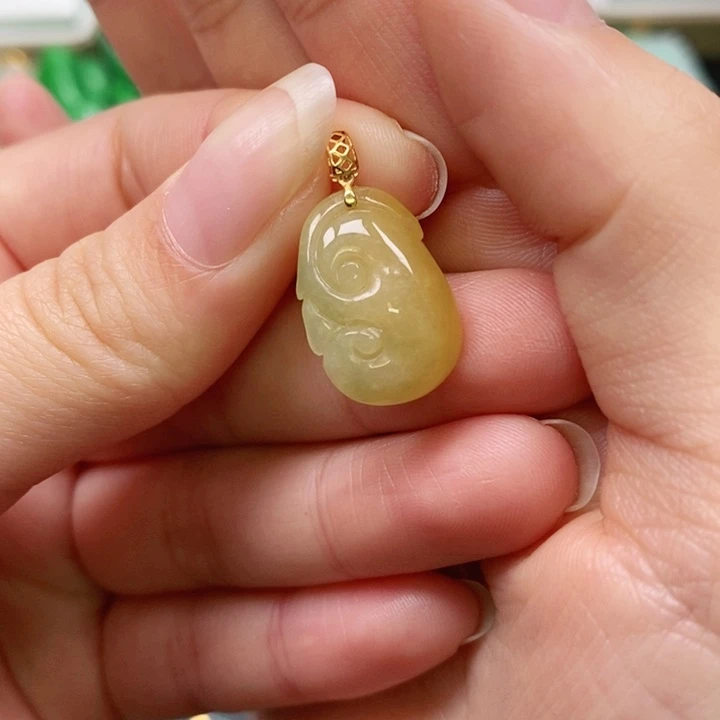 翡翠颈饰未镶嵌吊坠