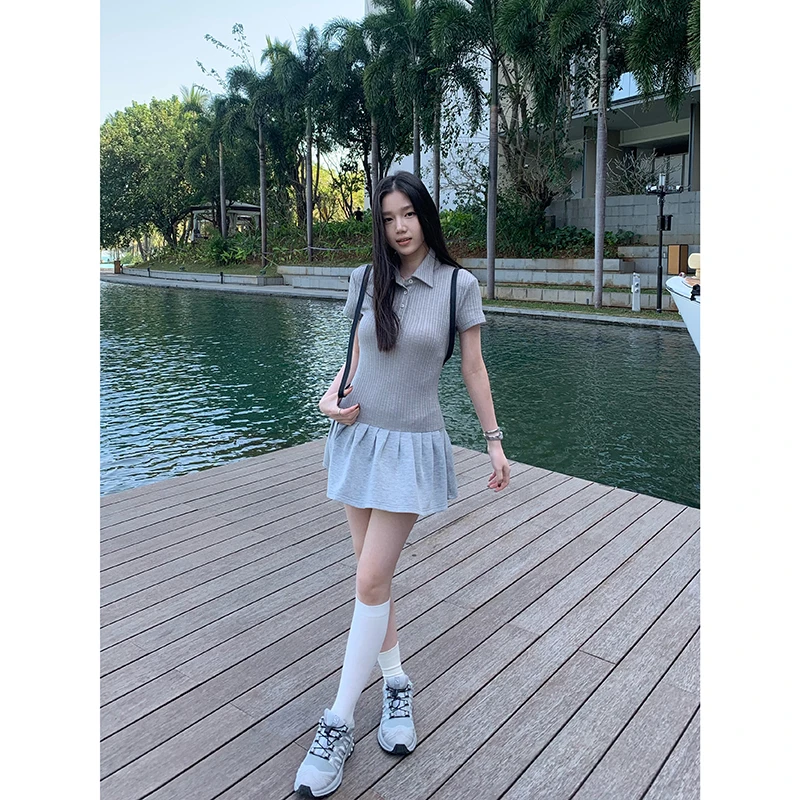 YOKLASS少女家 灰色修身POLO领针织连衣裙春季运动感短裙 L30252S