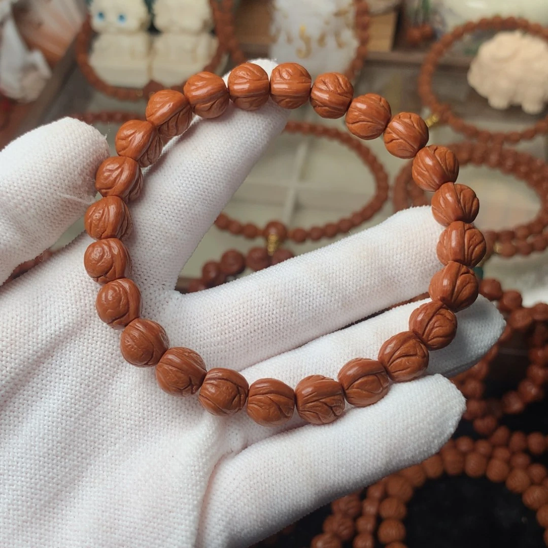 张***。桃核吊坠1.0玉龙脊