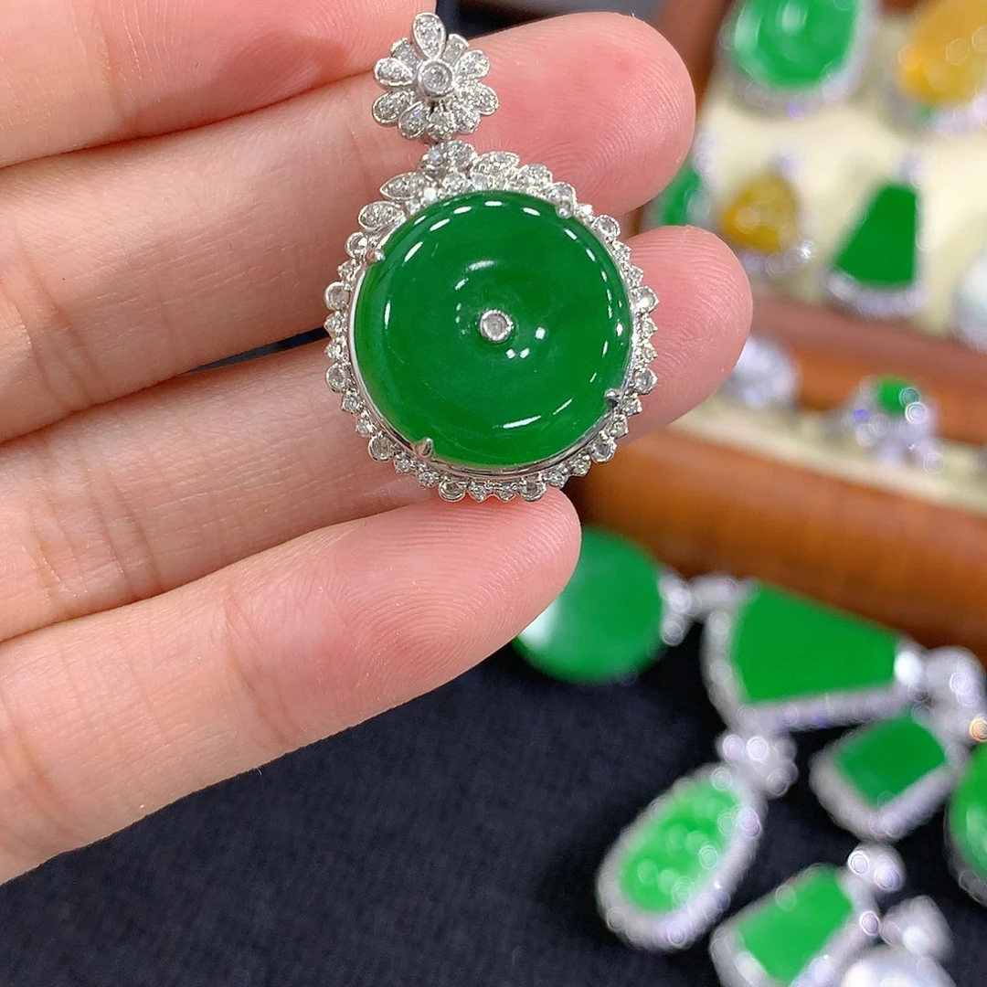 【闪购商品】翡翠18K金镶嵌吊坠(不含链)平安扣