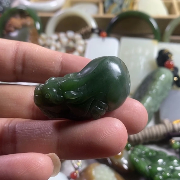 和田玉（碧玉）未镶嵌挂件