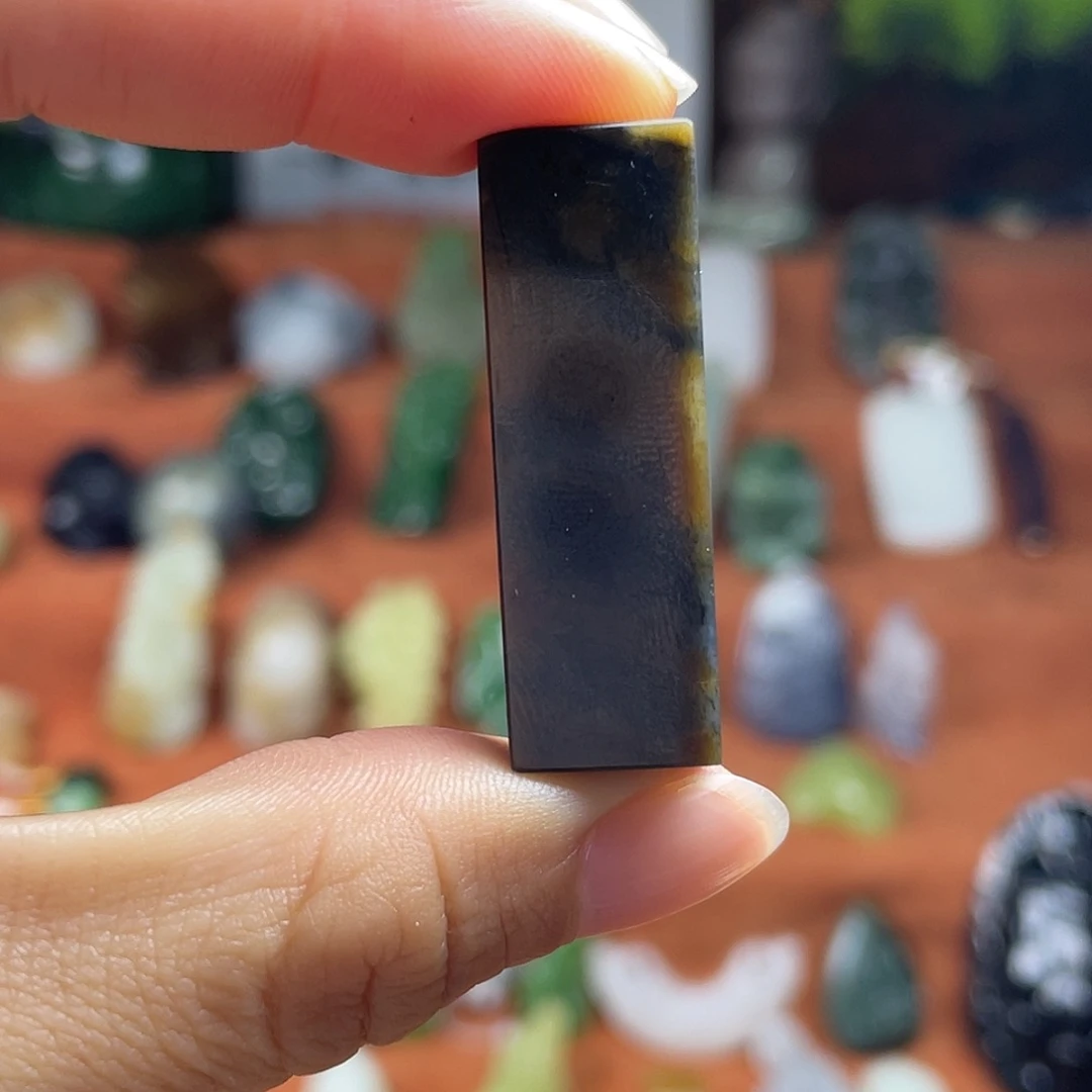 和田玉未镶嵌颈饰新疆楼兰糖青花意境印章