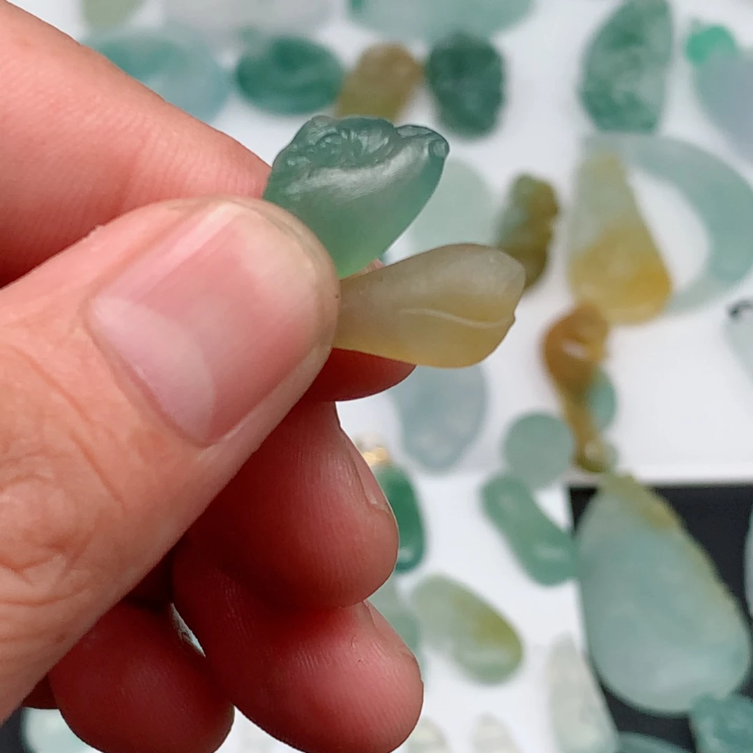 定制翡翠未镶嵌爱****胖挂件