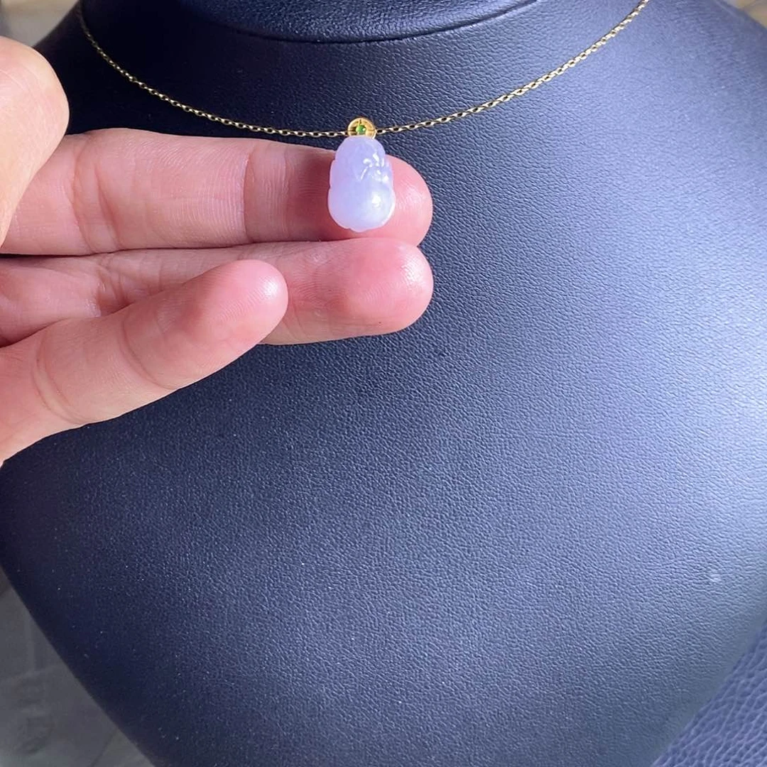 颈饰18K金镶嵌翡翠