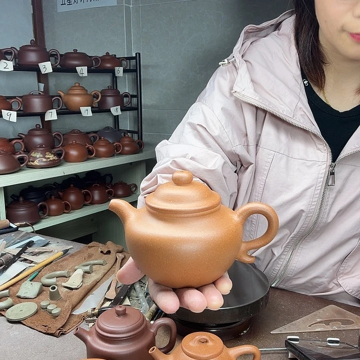 旭***~茶壶紫砂黄金段泥莲子290cc半手