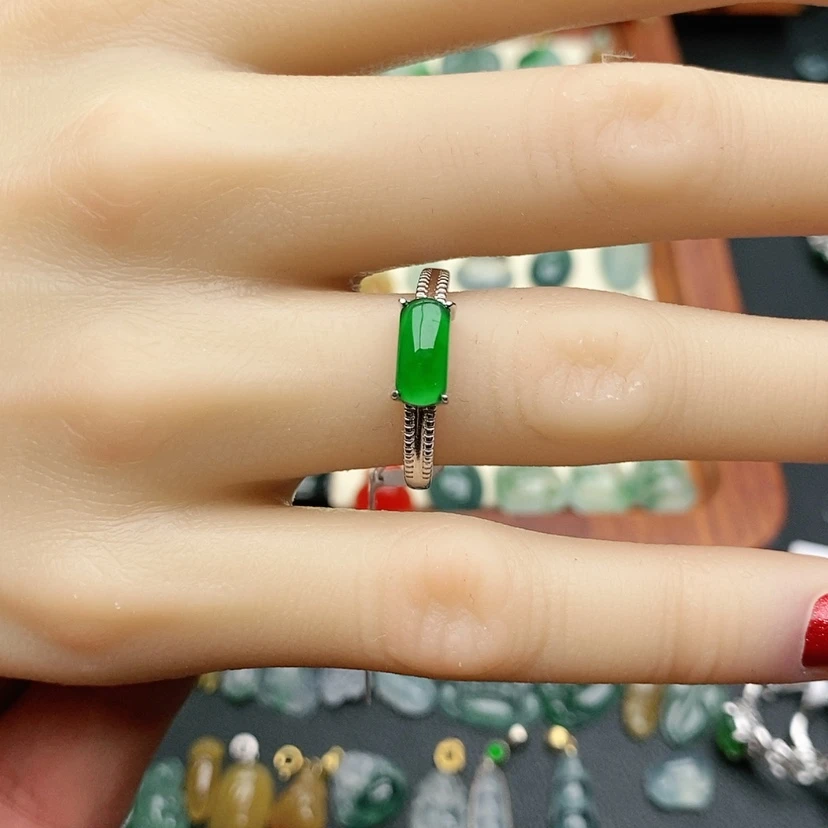 【闪购商品】翡翠戒指银S925镶嵌抖**恼戒指