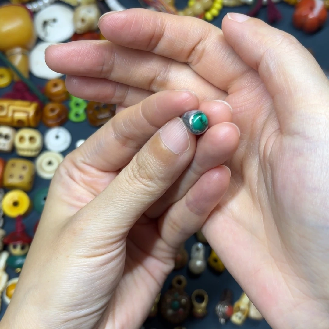 阿*配饰等都可做一些点缀图案与