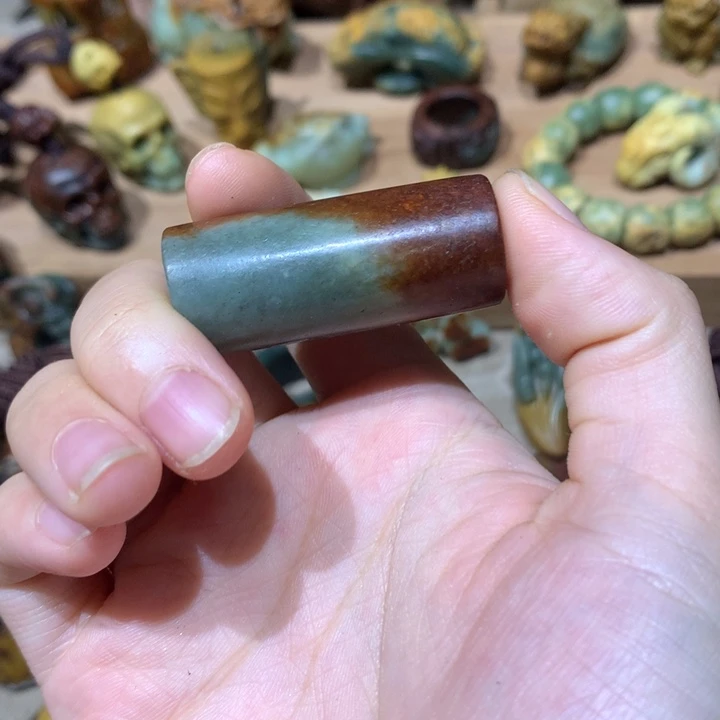 未镶嵌岫岩河磨玉（透闪石质玉）挂件