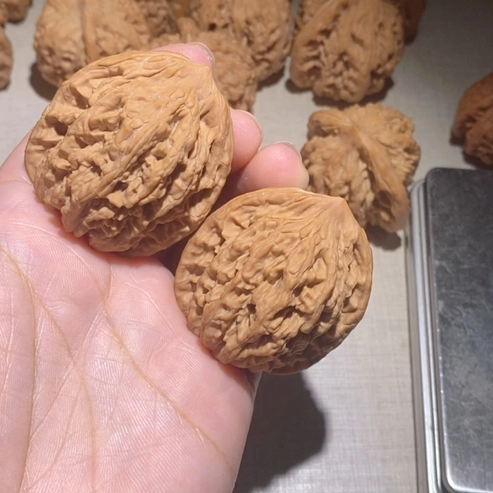 请***&文玩核桃吊坠麦虎