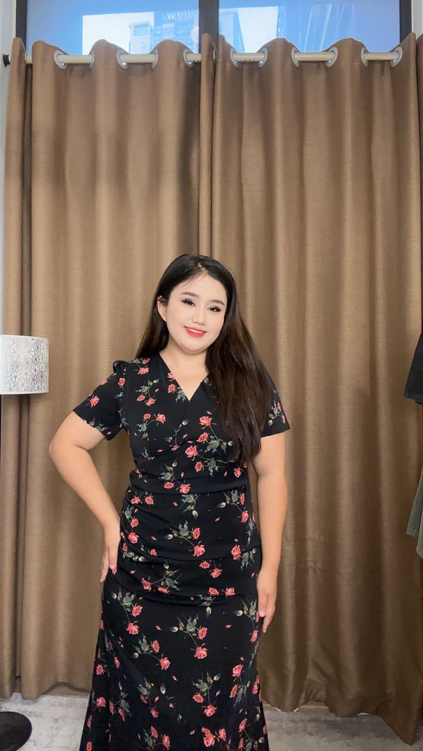 大码气质时尚法式浪漫玫瑰V领碎花收腰显瘦茶歇连衣裙