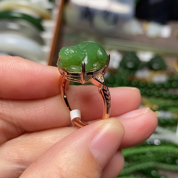 和田玉未镶嵌戒指