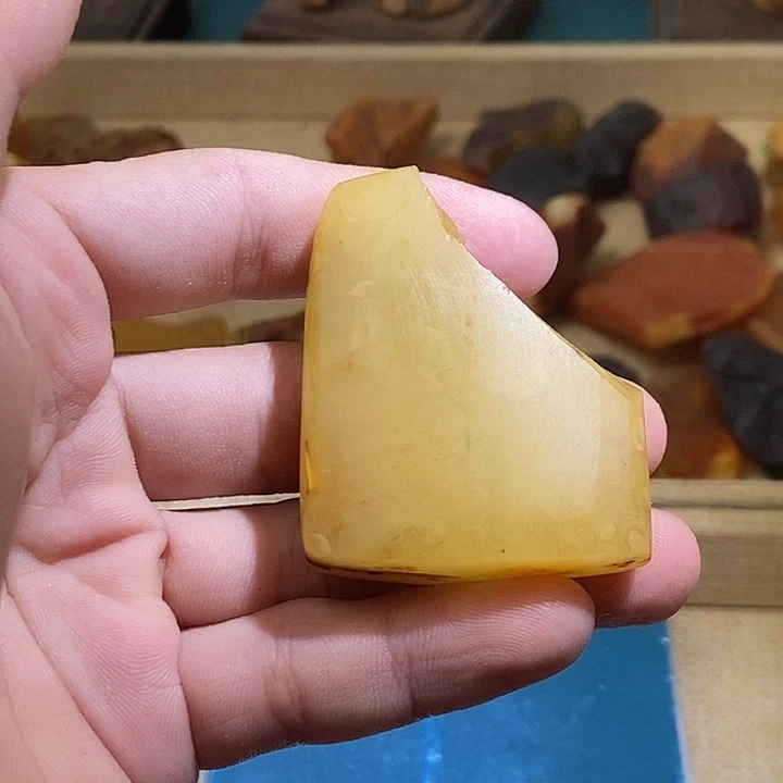 裸石琥珀未镶嵌蜜蜡