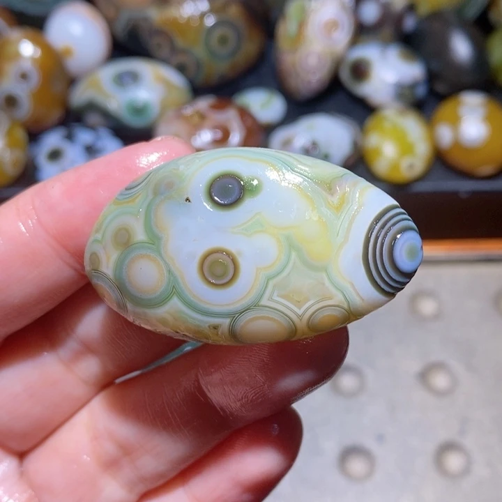 未镶嵌玛瑙/玉髓珠宝半成品76