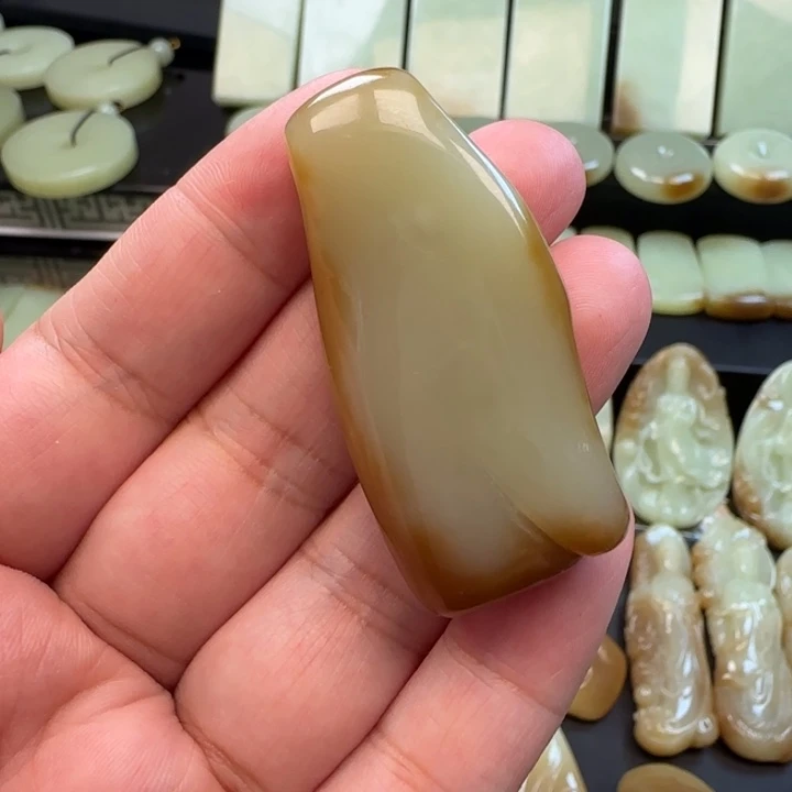 ~****和田玉未镶嵌颈饰