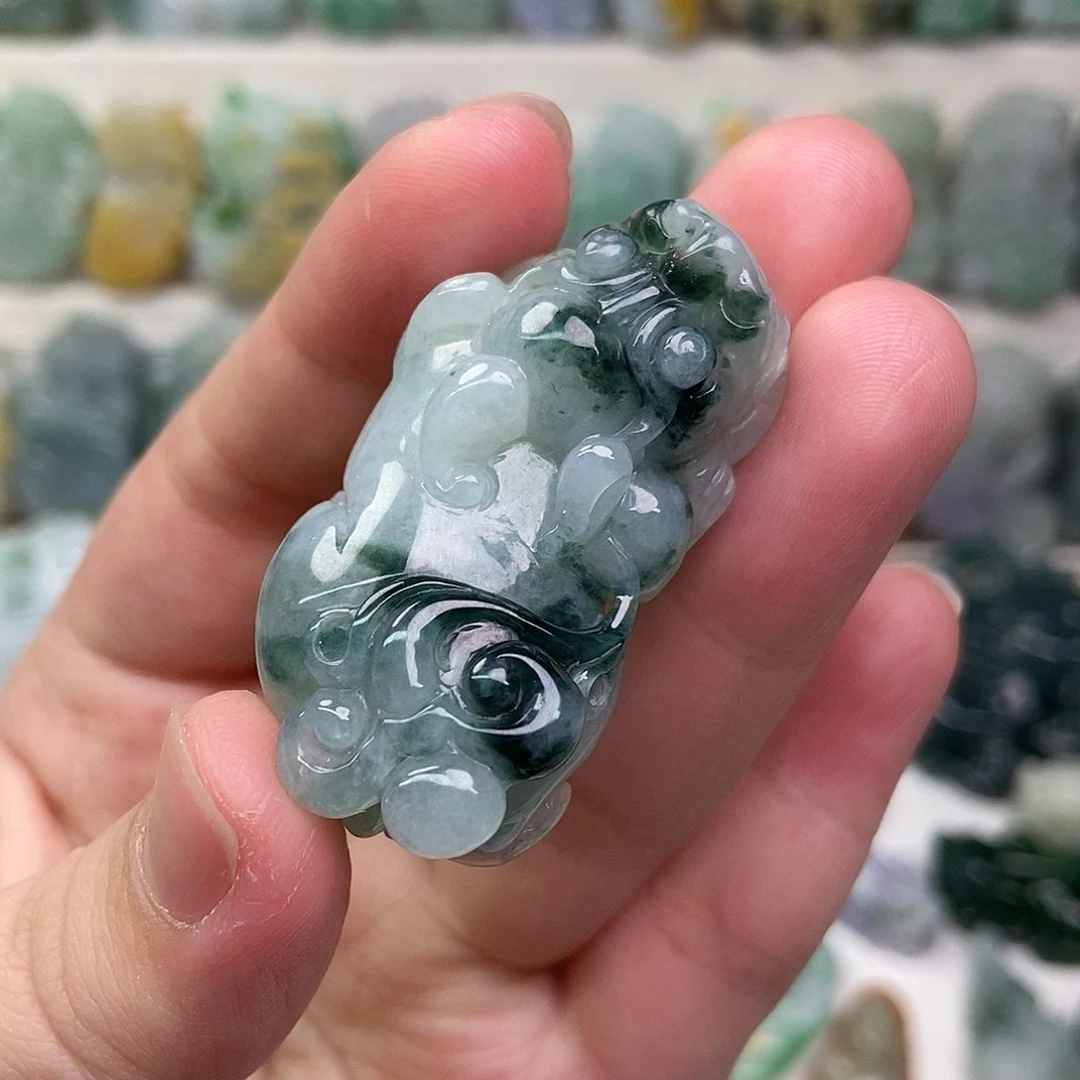 翡翠未镶嵌吊坠(赠链)