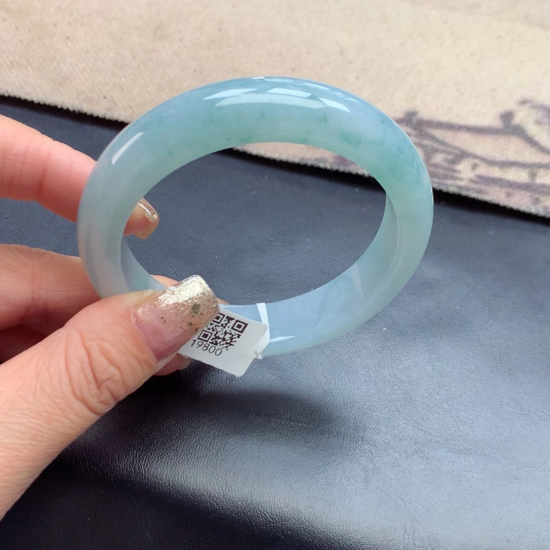 未镶嵌手镯翡翠缅甸翡翠手镯