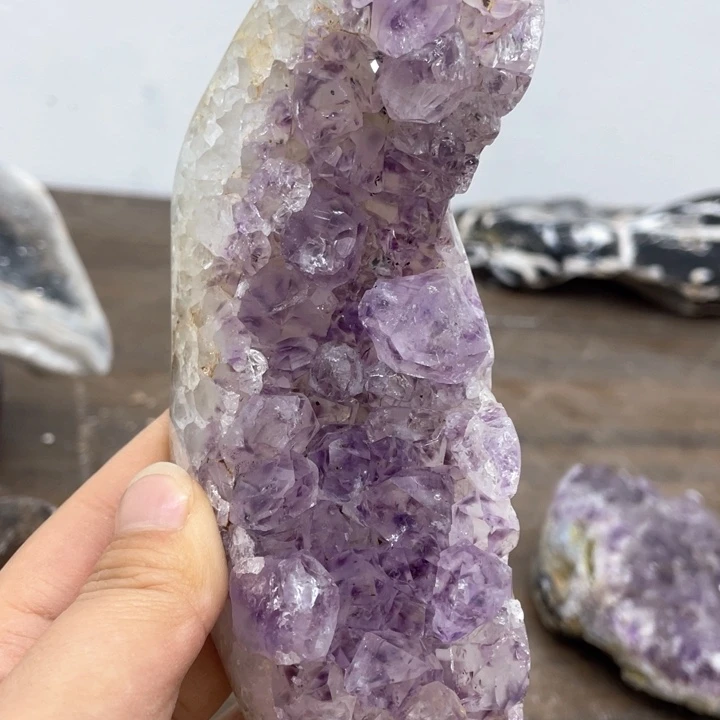 水晶摆件未镶嵌捡漏