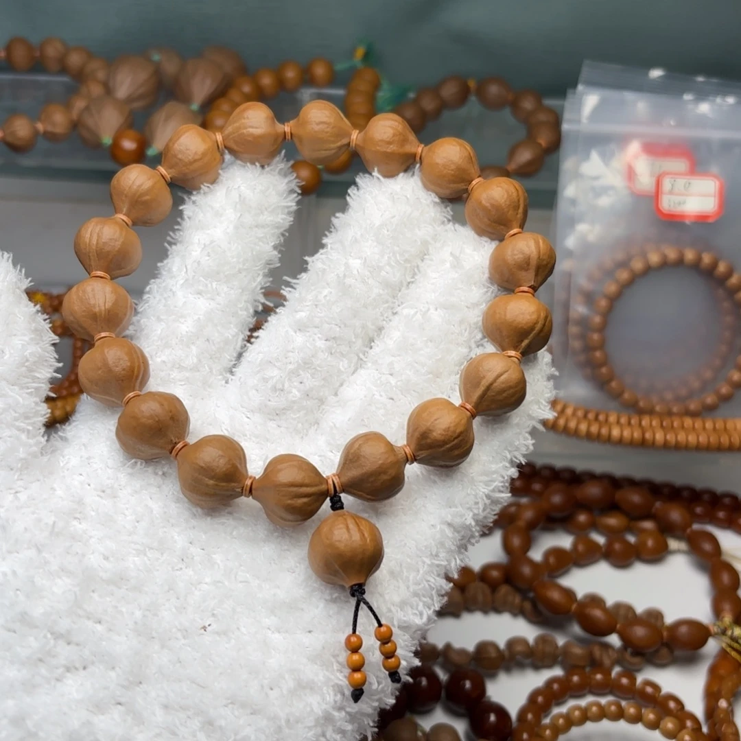 橄榄核吊坠1.68蜜桃手持