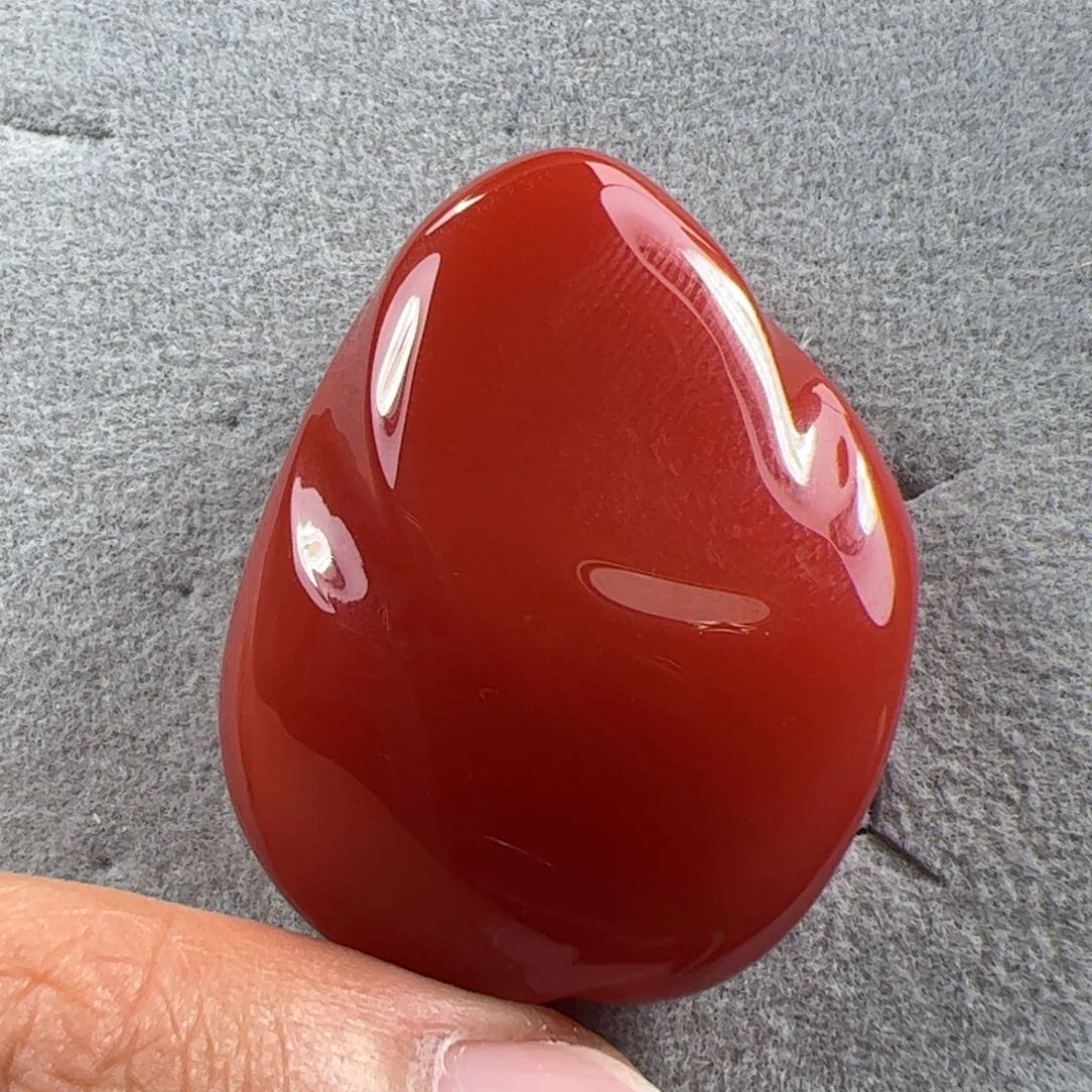 南红玛瑙吊坠未镶嵌