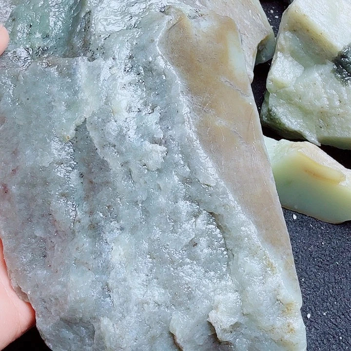 未镶嵌和田玉（糖玉）珠宝半成品