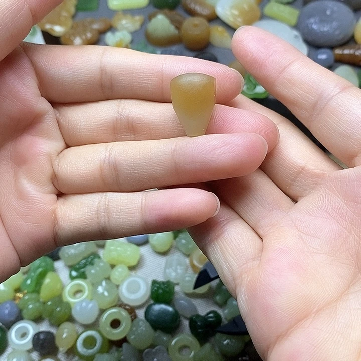 未镶嵌和田玉挂件