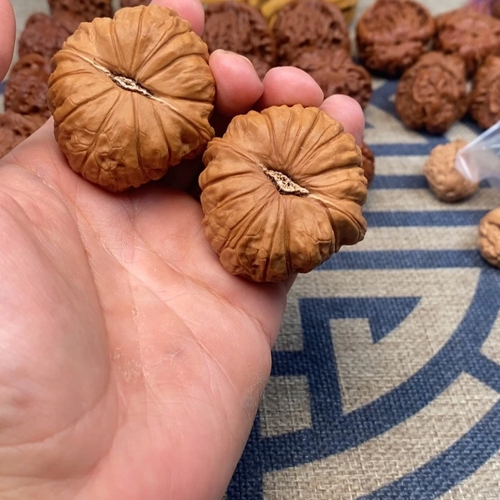 文玩核桃把件马***长核桃