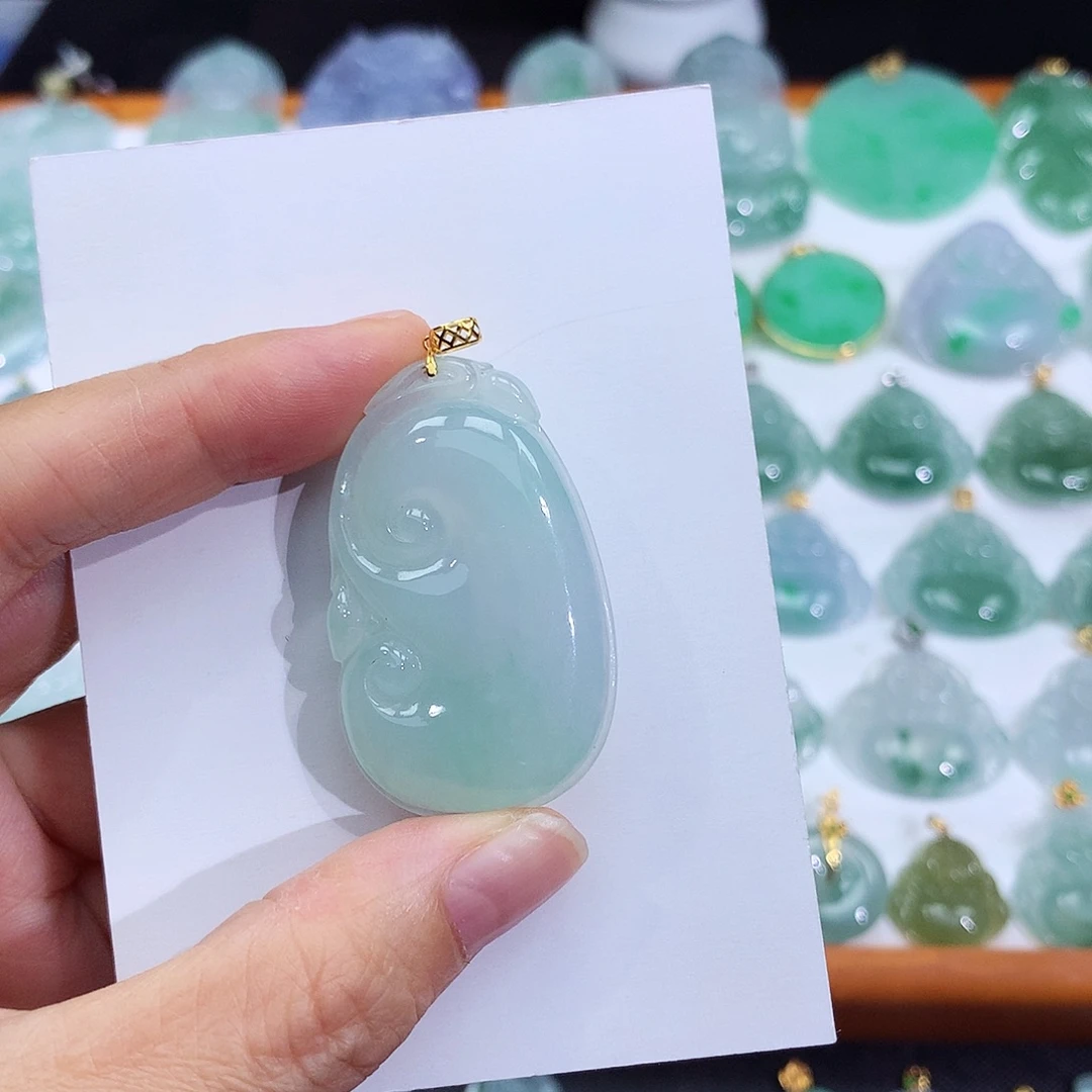 翡翠18K金镶嵌颈饰翡翠吊坠