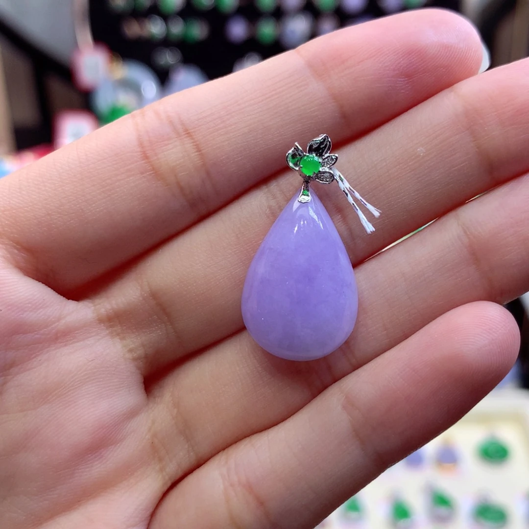 翡翠18K金镶嵌颈饰翡翠