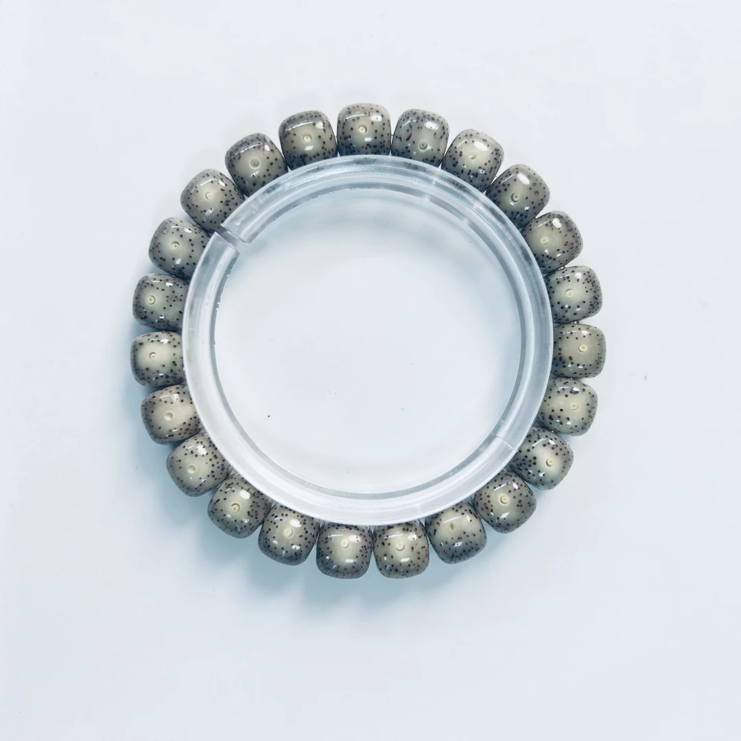 128/石玉料浅灰星月菩提手串11*10mm