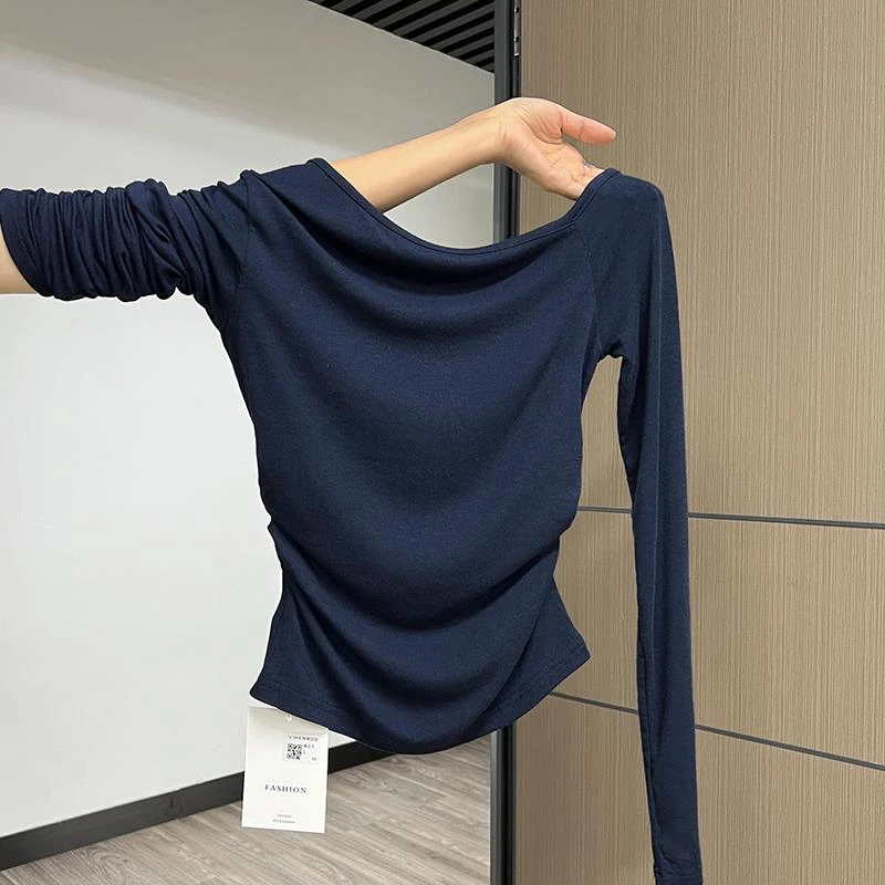 藏蓝色秋季露锁骨长袖T恤女褶皱收腰一字领斜角露肩独特别致上衣