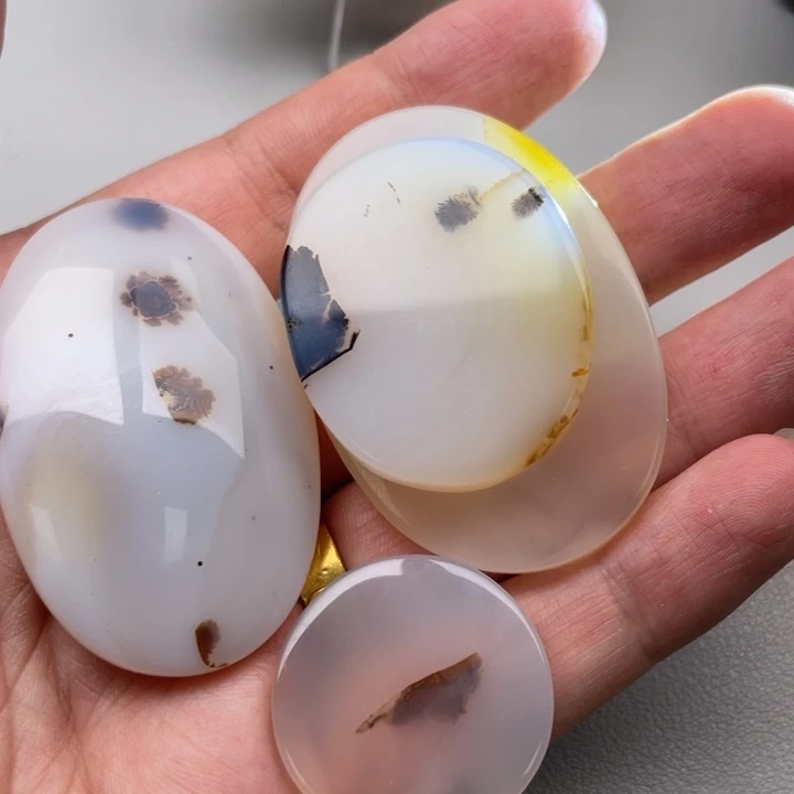 玛瑙/玉髓颈饰未镶嵌穿**空