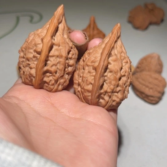 文玩核桃吊坠红樱枪