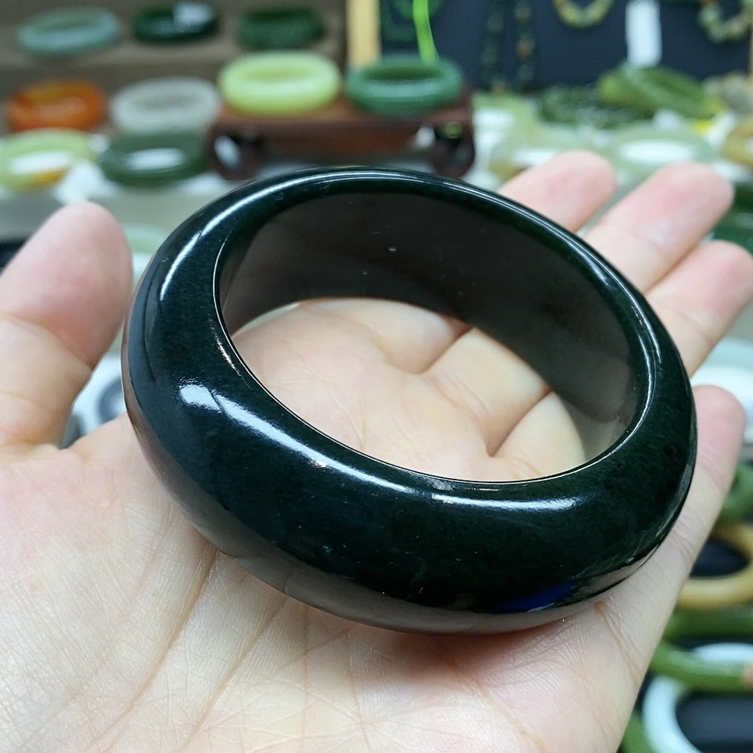 【闪购商品】未镶嵌手镯和田玉