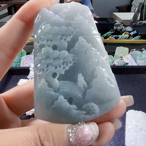 颈饰未镶嵌翡翠一个