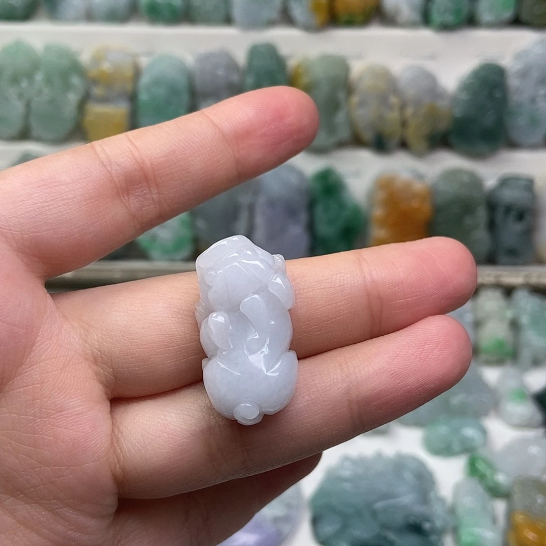 翡翠未镶嵌吊坠(赠链)