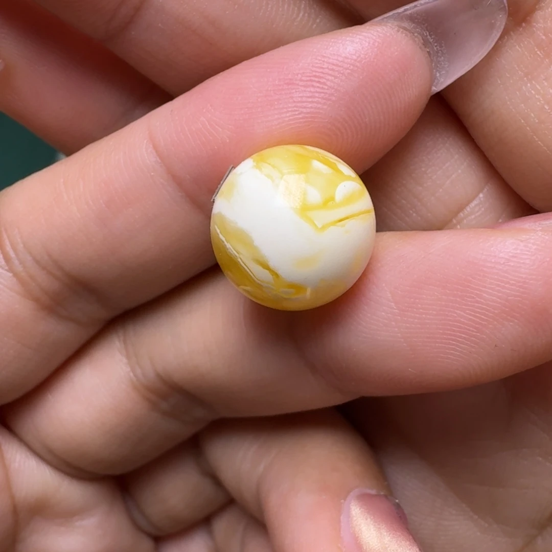未镶嵌琥珀裸石13圆珠漆白
