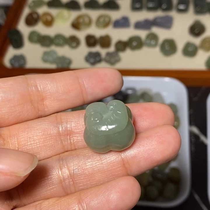 和田玉未镶嵌手链有水草