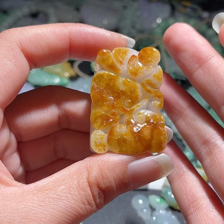 颈饰未镶嵌翡翠天
