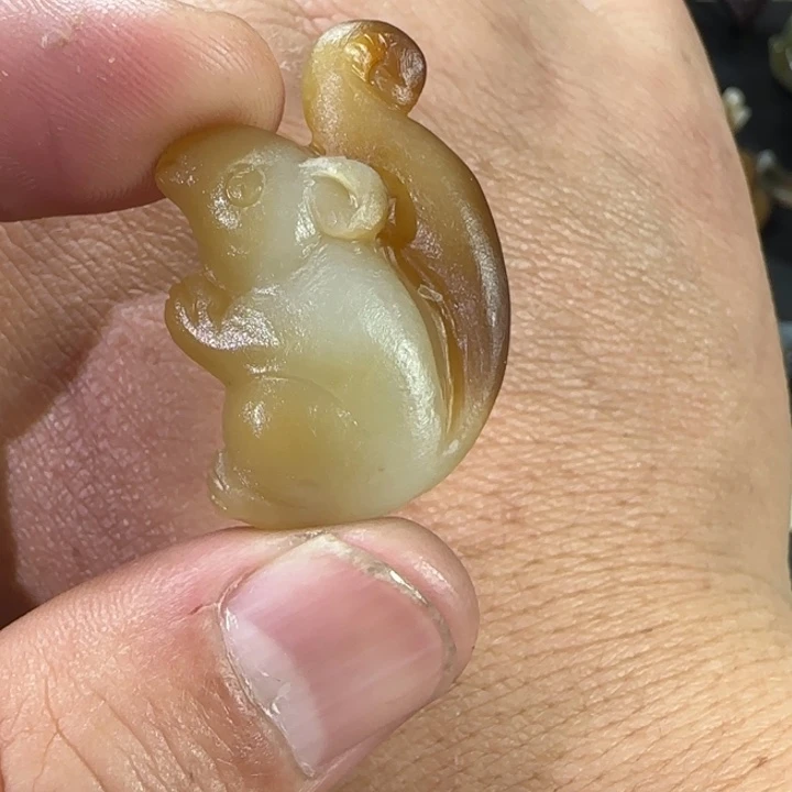 和田玉未镶嵌颈饰定制