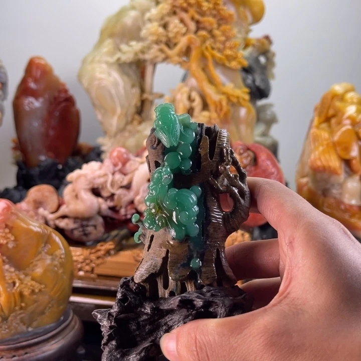 四川石一鸣惊人摆件