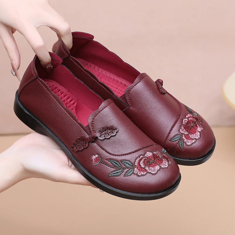 老北京布鞋女款绣花鞋软底复古风舒适中老年妈妈鞋透气奶奶单鞋