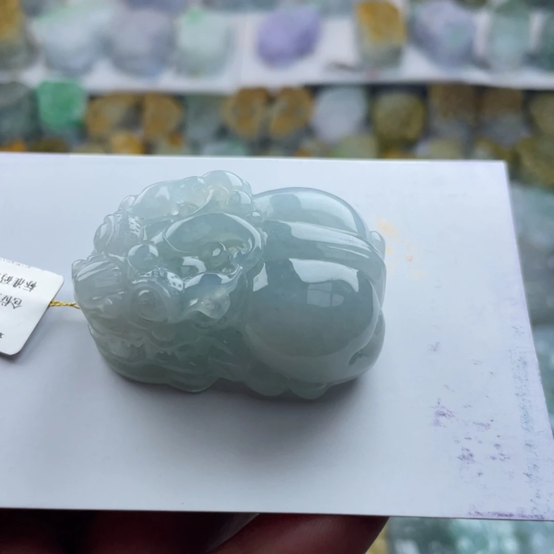 翡翠未镶嵌颈饰貔貅