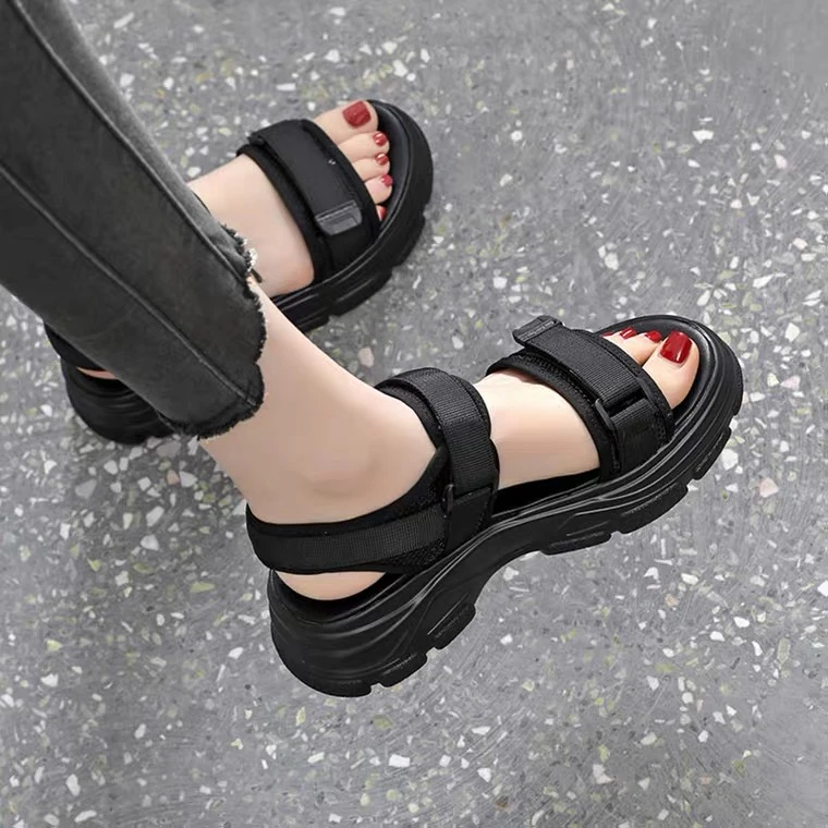 运动凉鞋2025年女新款夏小码34厚底防滑沙滩鞋宽胖肥脚大码41一43